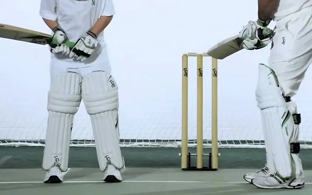 How_to_Properly_Hold_a_Cricket_Bat